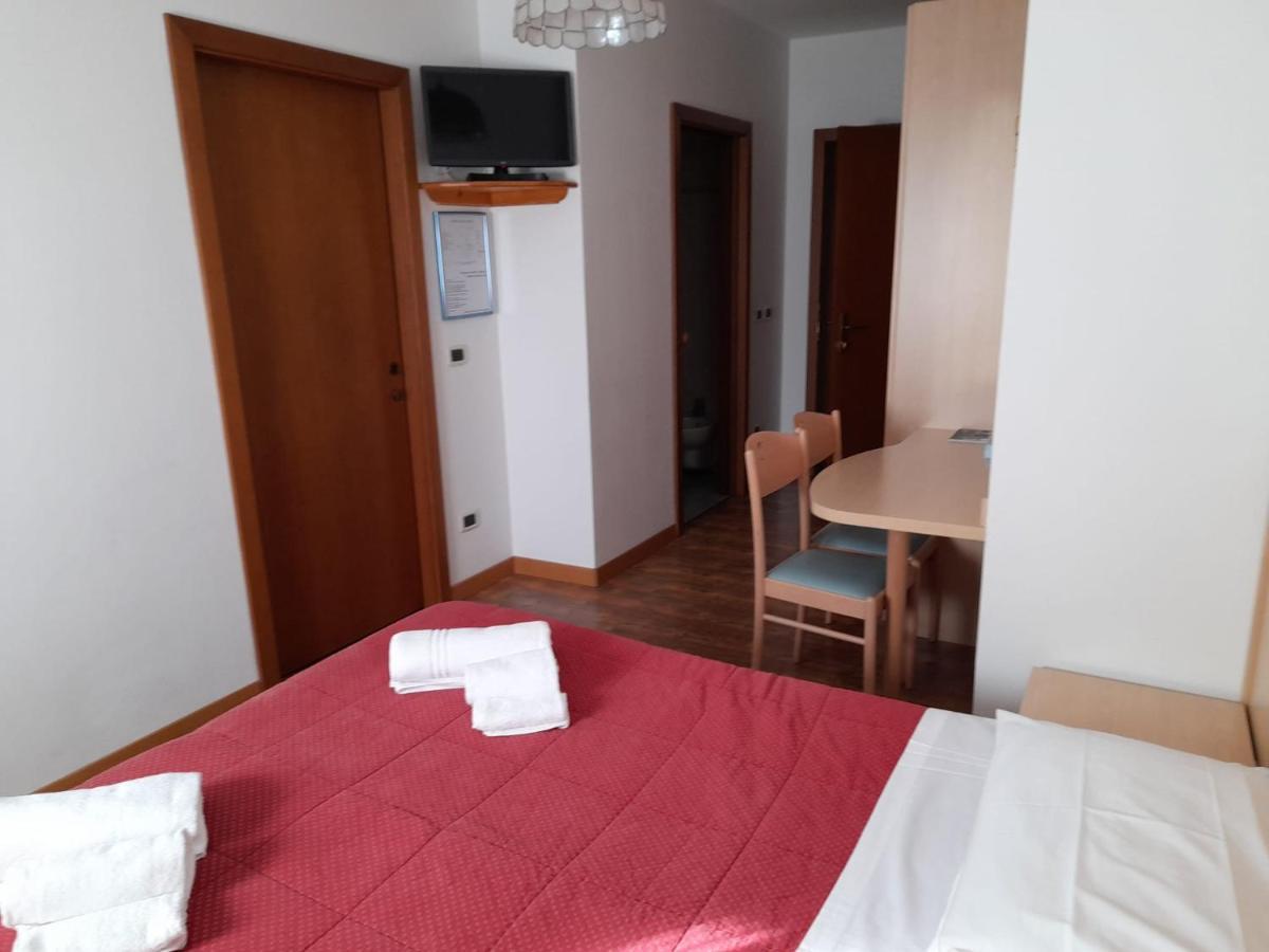 Hotel Garni B&B Maffei Pinzolo Kültér fotó